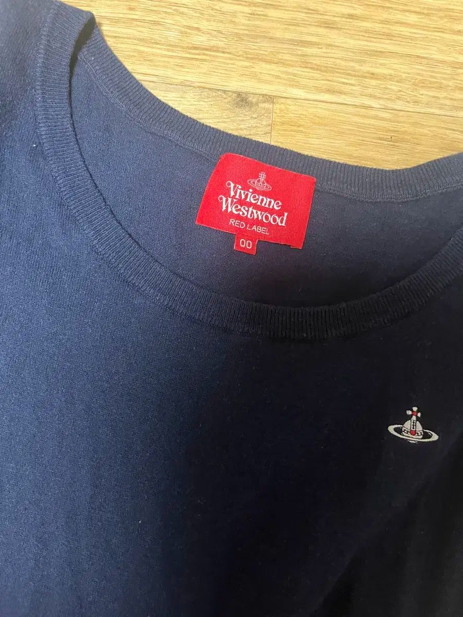 Vivienne Westwood(ヴィヴィアン・ウエストウッド) レッド