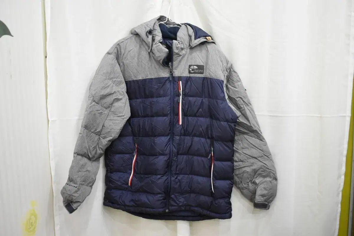 [中古] 韓国のnepa ネパ ダウンジャケット