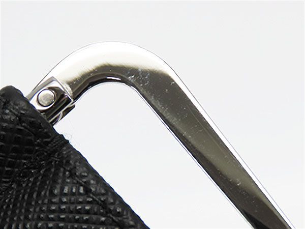 PRADA サフィアーノ