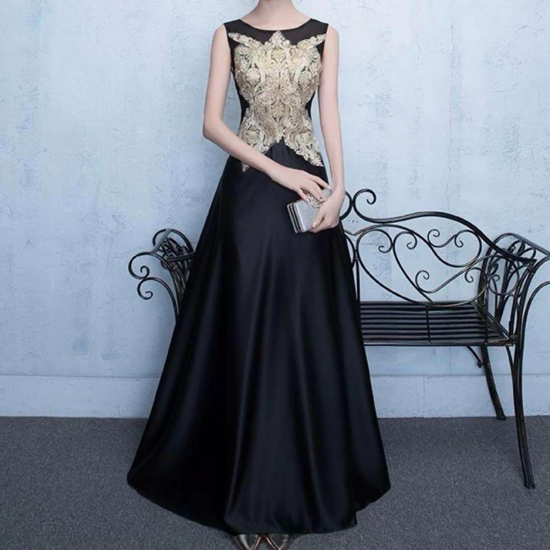 オシャレでゴージャスなデザインのシンプルなイブニングドレス