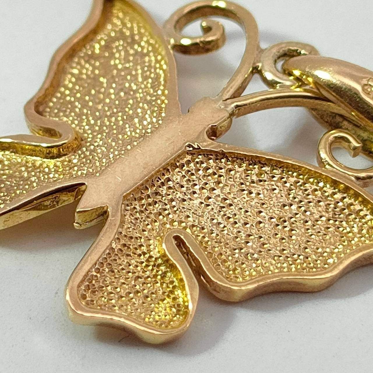 18金 K18 男女兼用 バタフライ ネックレストップ 1.14ｇD309 FORTGASGNV_COM_BR