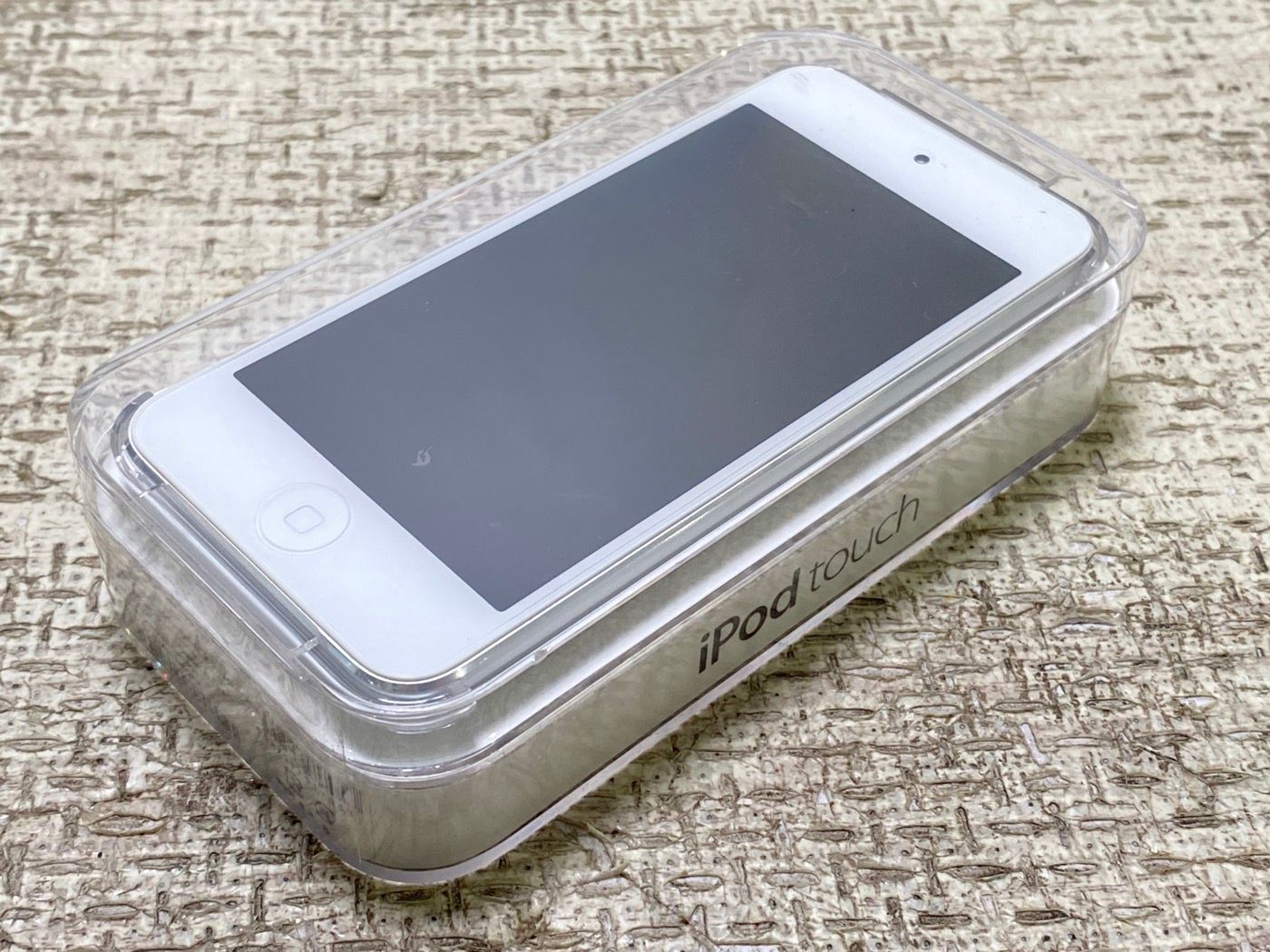 Apple iPod touch 第6世代 [16GB] 価格比較 - 価格.com