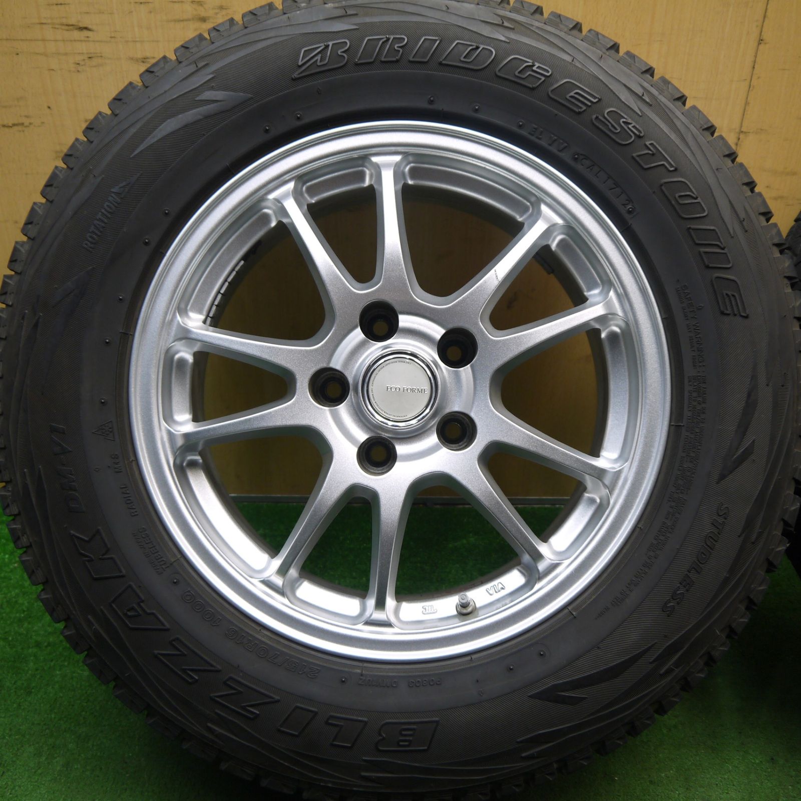 215/70R16 スタッドレスタイヤ アルミ付き ブリザック DM-V1 PCD114.3