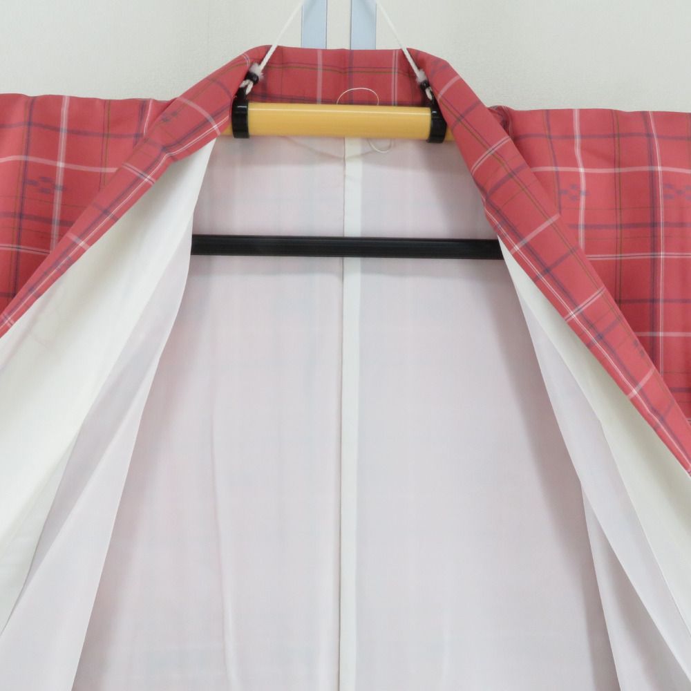 紬 着物 アンサンブル 羽織付 格子に燕文様 袷 広衿 赤ピンク色x白色