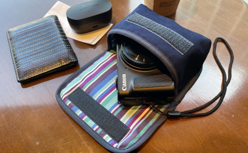 キヤノン PowerShot SX740 HS ケース (ブラック・ボルドーストライプ