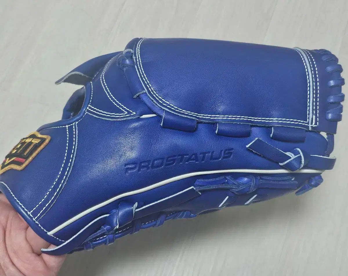 野球 投手用グローブ