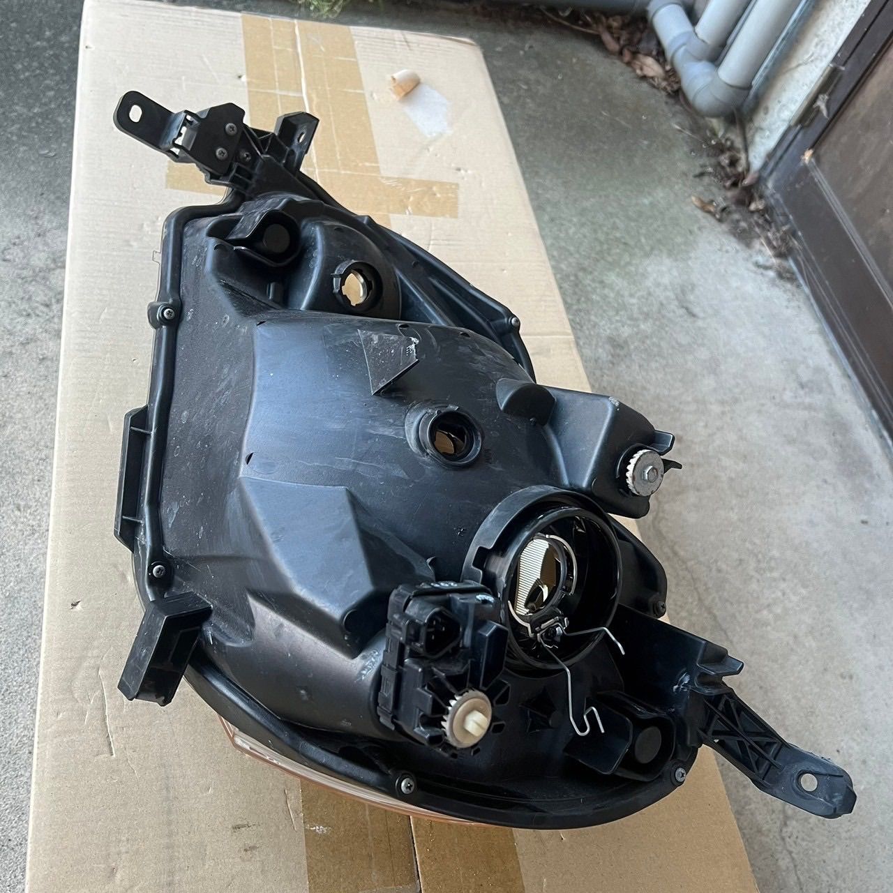 1049　ポルテ　ＮＣＰ141/145　左ライト　ハロゲン　超美品