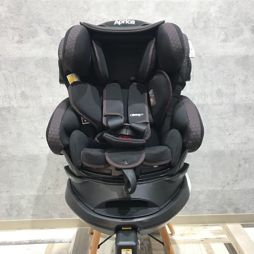 美品】アップリカ フラディア グロウ ISOFIX 360°セーフティー チャイルドシート ブラックシェール - メルカリ