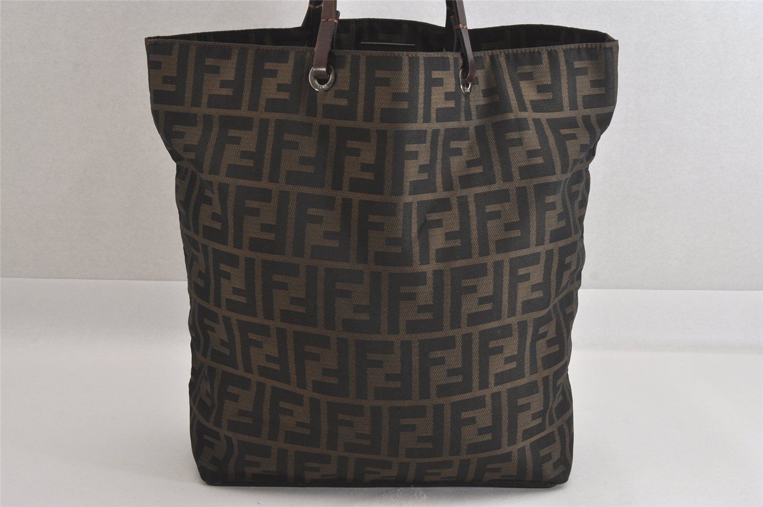 FENDI ズッカ柄 ワンハンドルバッグ ブラウン ヴィンテージ FENDI ズッカ柄 ワンハンドルバッグ ブラウン ヴィンテージ □ FENDI