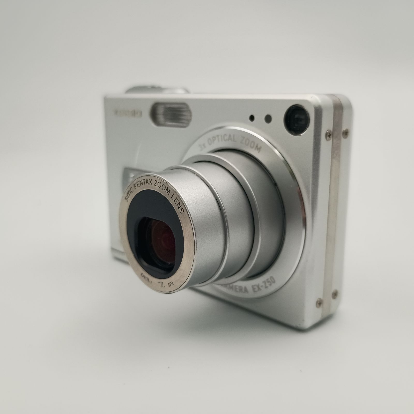 美品☆CASIO EXILIM EX-Z50 シルバー コンパクトデジタルカメラ CASIO EXILIM EX-Z50 Compact DIGITAL Camera ZOOM SILVER