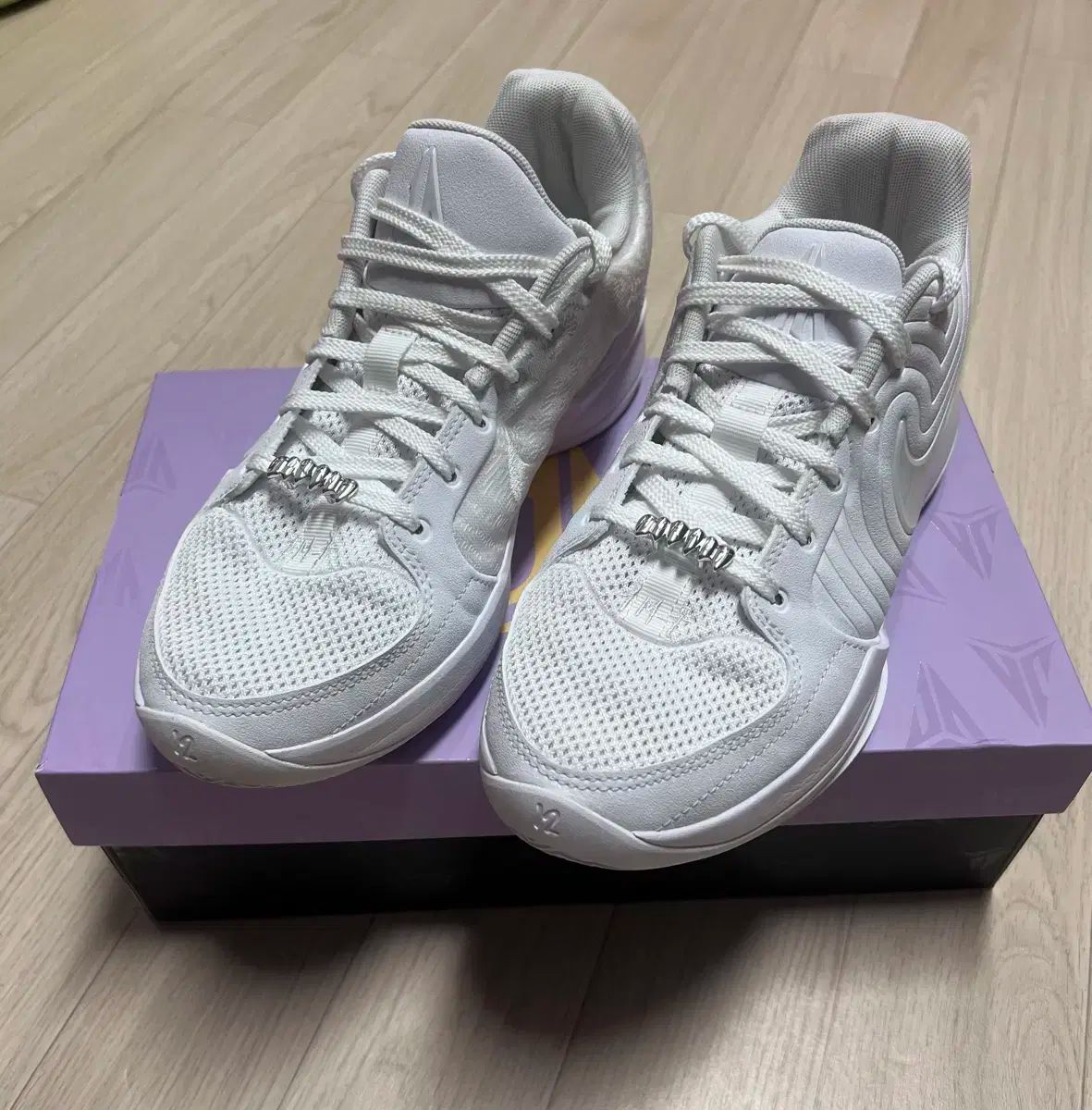 NIKE(ナイキ) Ja2 白 - メルカリ