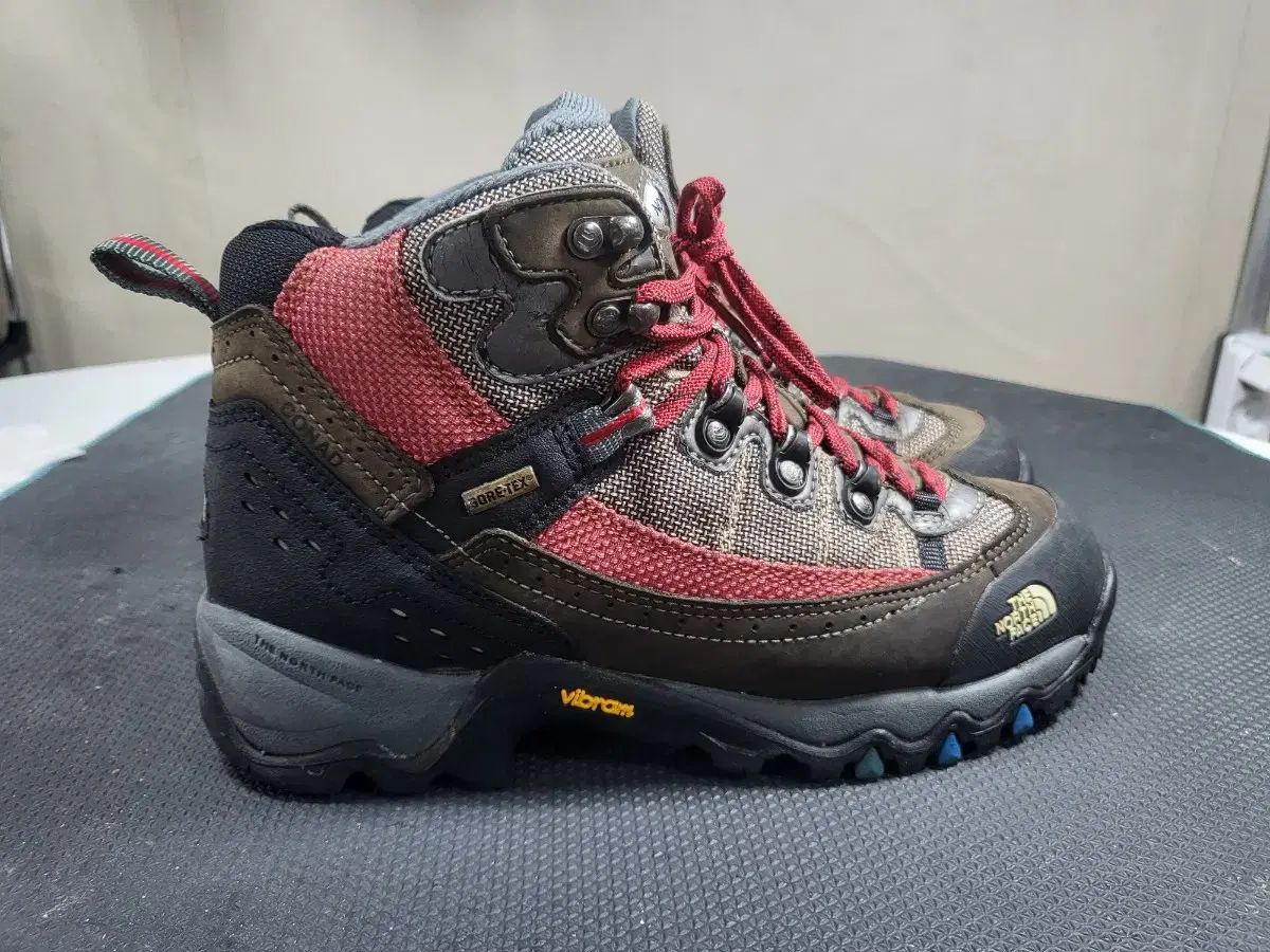 THE NORTH FACE ザノースフェイス GORE-TEX ゴアテックス 登山靴 245mm