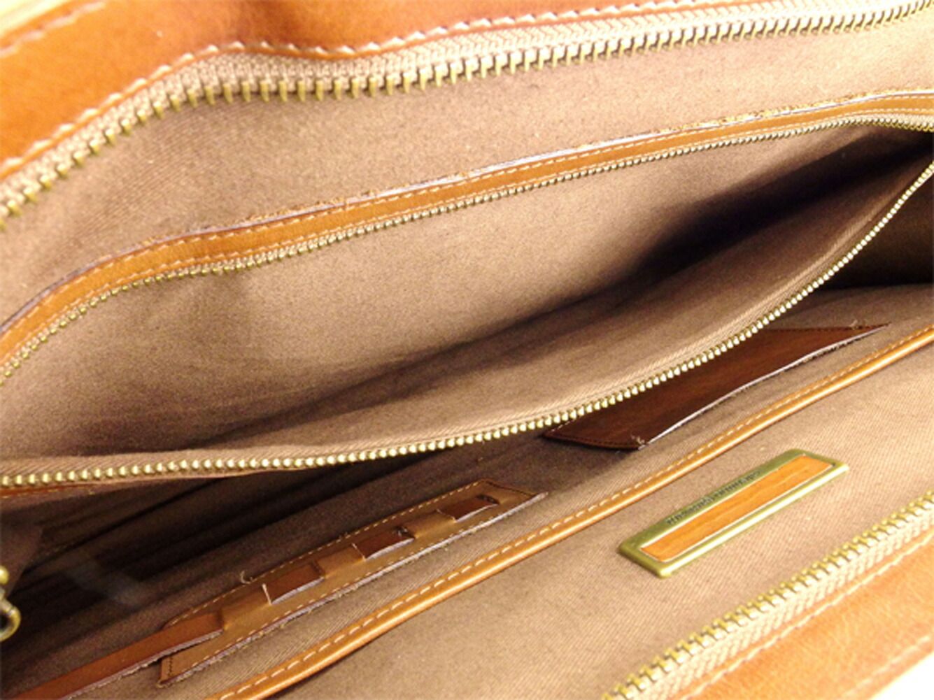 ヴァレンティノ・ガラヴァーニ Valentino Garavani ビジネスバッグ