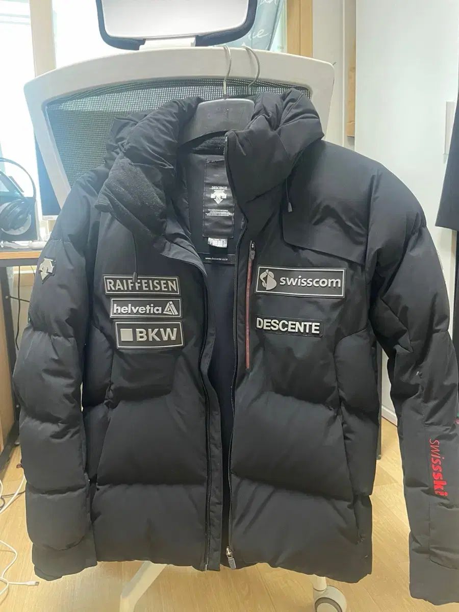 デサント スイス スキー ダウン ブラック