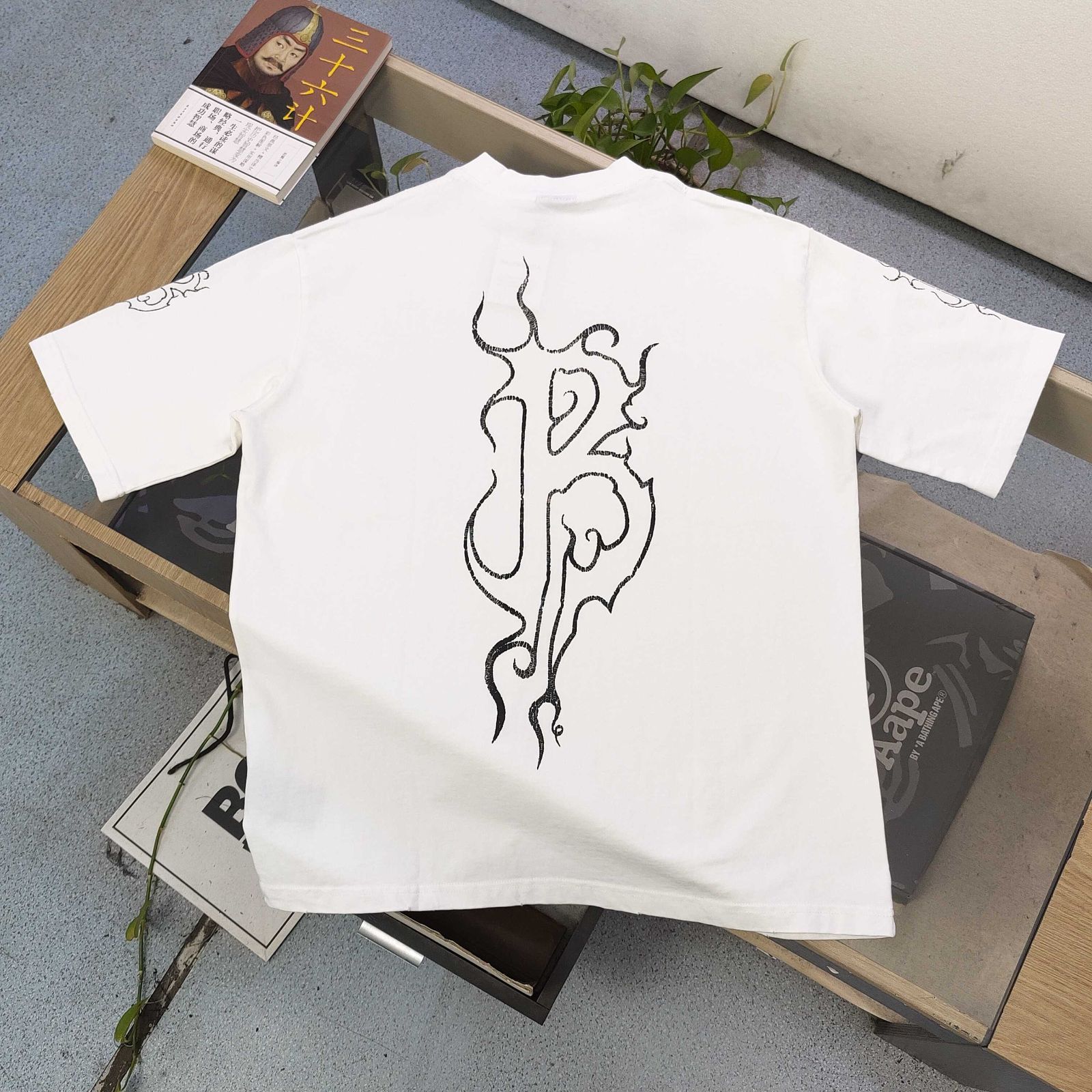 BALENCIAGA 新作炎プリントルーズ半袖Tシャツ