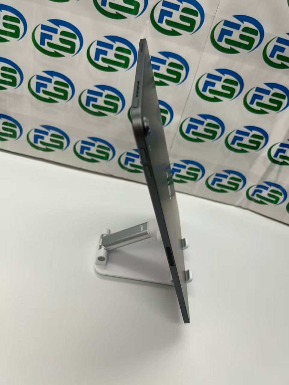 iPad Pro 11インチ 第1世代 Wi-Fi 256GB スペースグレイ MTXQ２J A 訳アリ VETTDRUCK_DE