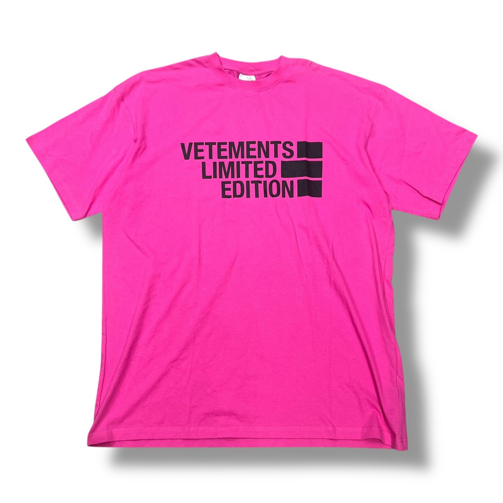 未使用品 VETEMENTS 21SS Limited Edition Big Logo Tee フロント 