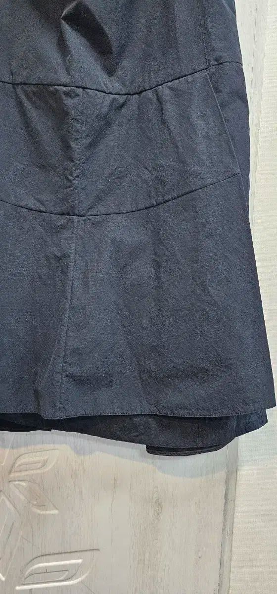 ミディ スカート