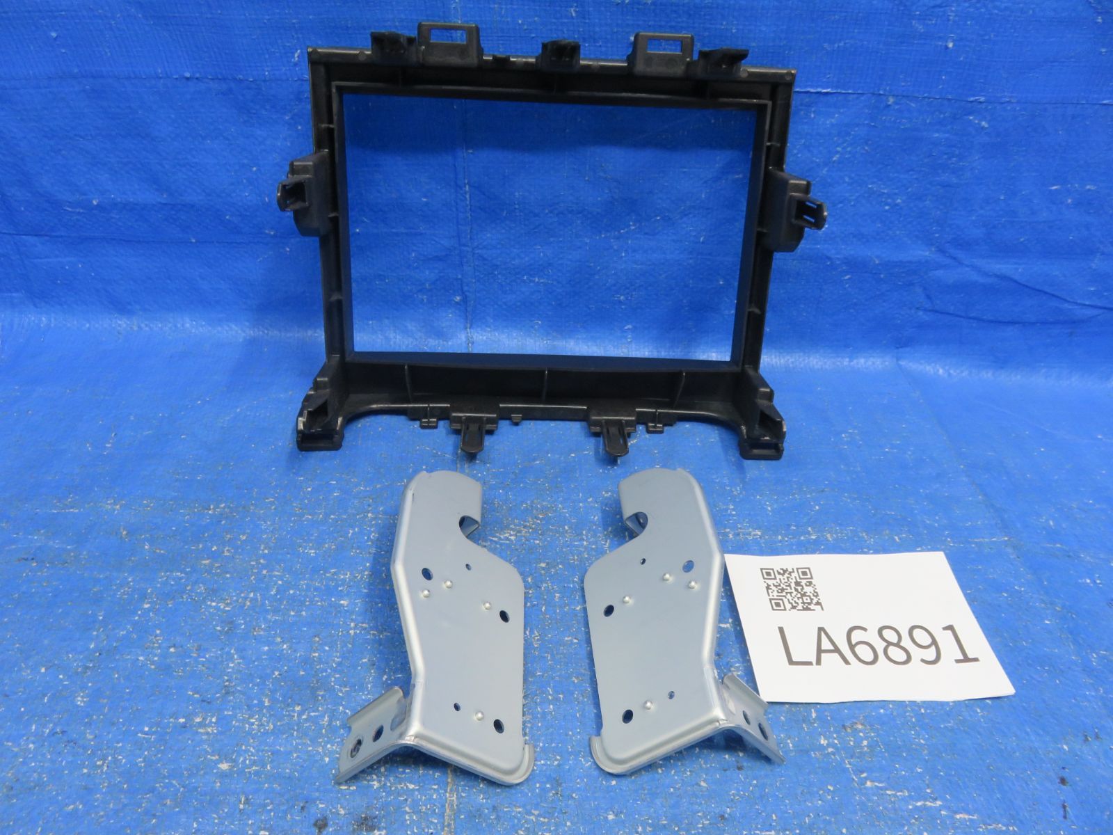 LA6891