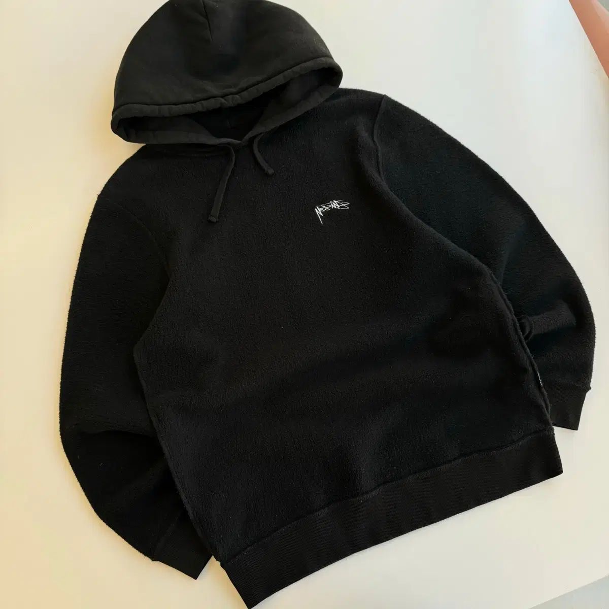 【雷市場（ポンジャン）商品韓国直送】 Stussy STUSSY(ステューシー) 刺繡 リバース シェルパ フード付きTシャツ