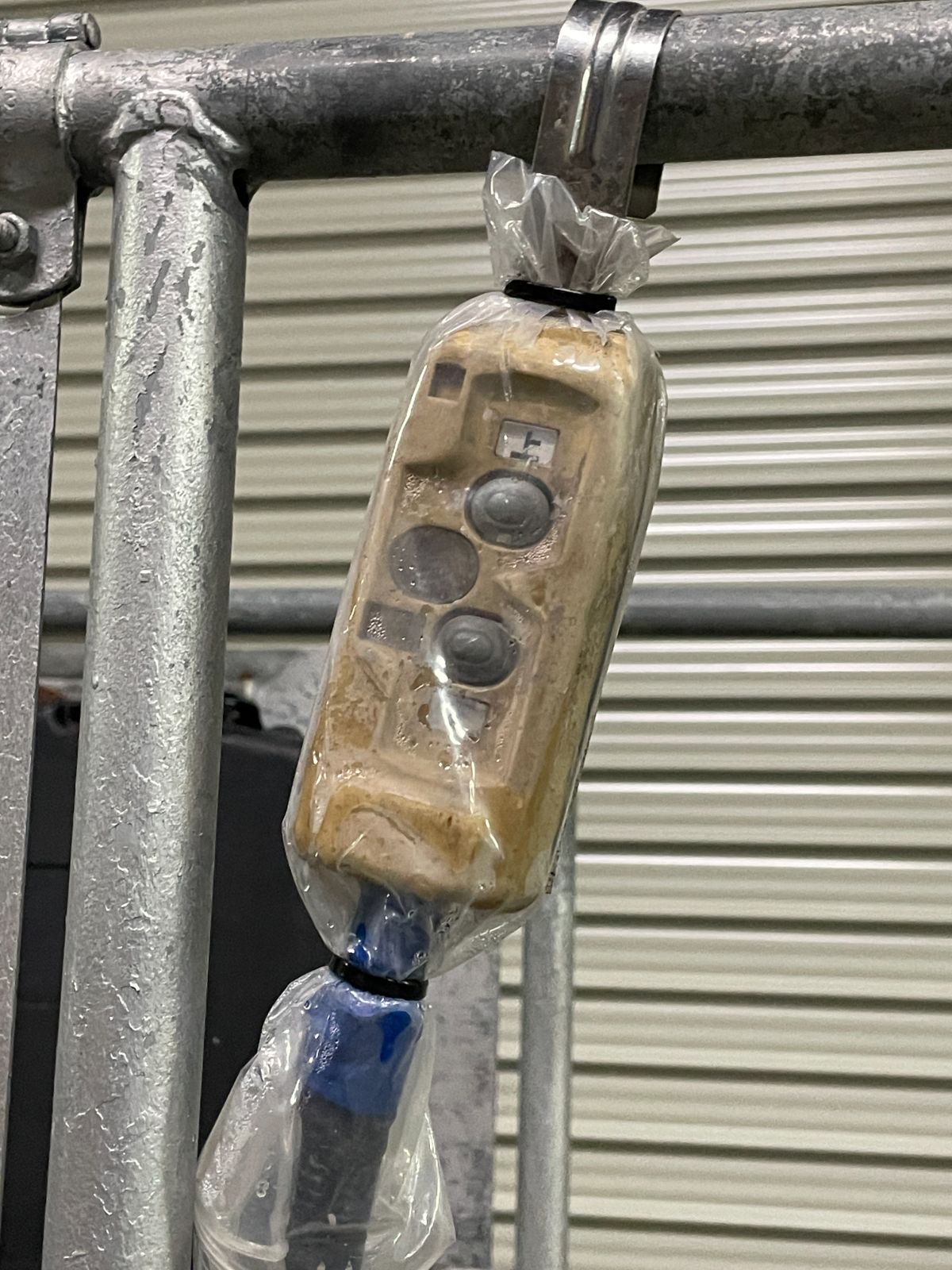 電動 梯子 はしご 高所作業車 足場 伸縮 移動式 バッテリー のぼる君 リフト