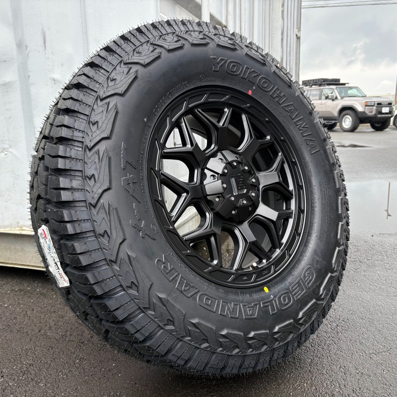 磨きのかかった 4本セット ランクル300 ランクル250 17インチ レクセルホイール インフェルノ ヨコハマ ジオランダー X-AT G016 265 70R17 275 70R17