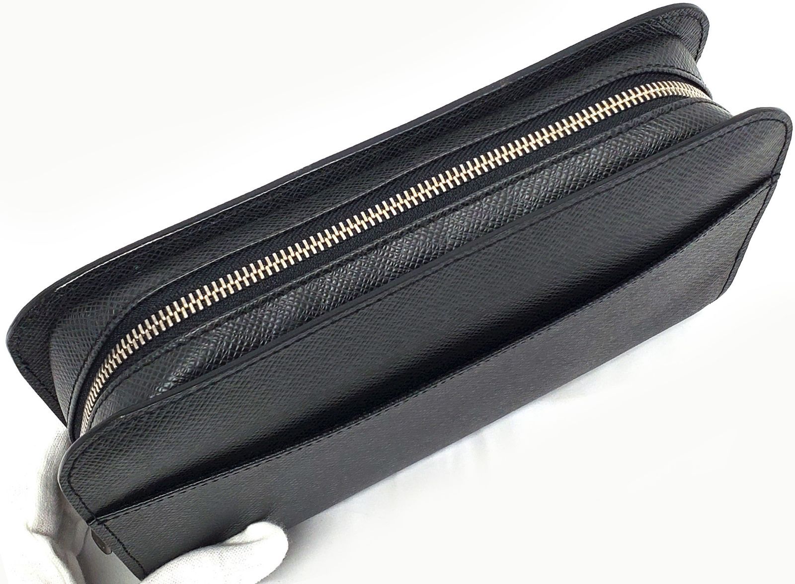 LOUIS VUITTON ルイヴィトン タイガバイカル セカンドバッグ LOUIS VUITTON ルイヴィトン バイカル タイガ セカンドバッグ タイガ