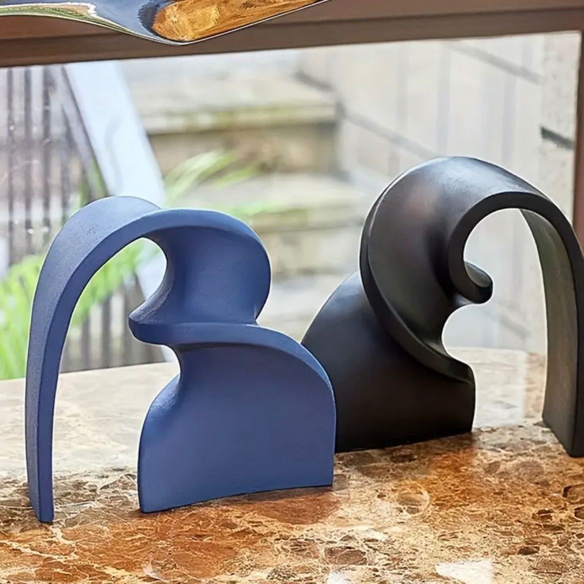 展示用/レジン/初雪の舞うお城とうさぎ 薔薇 蓄光 オルゴナイト