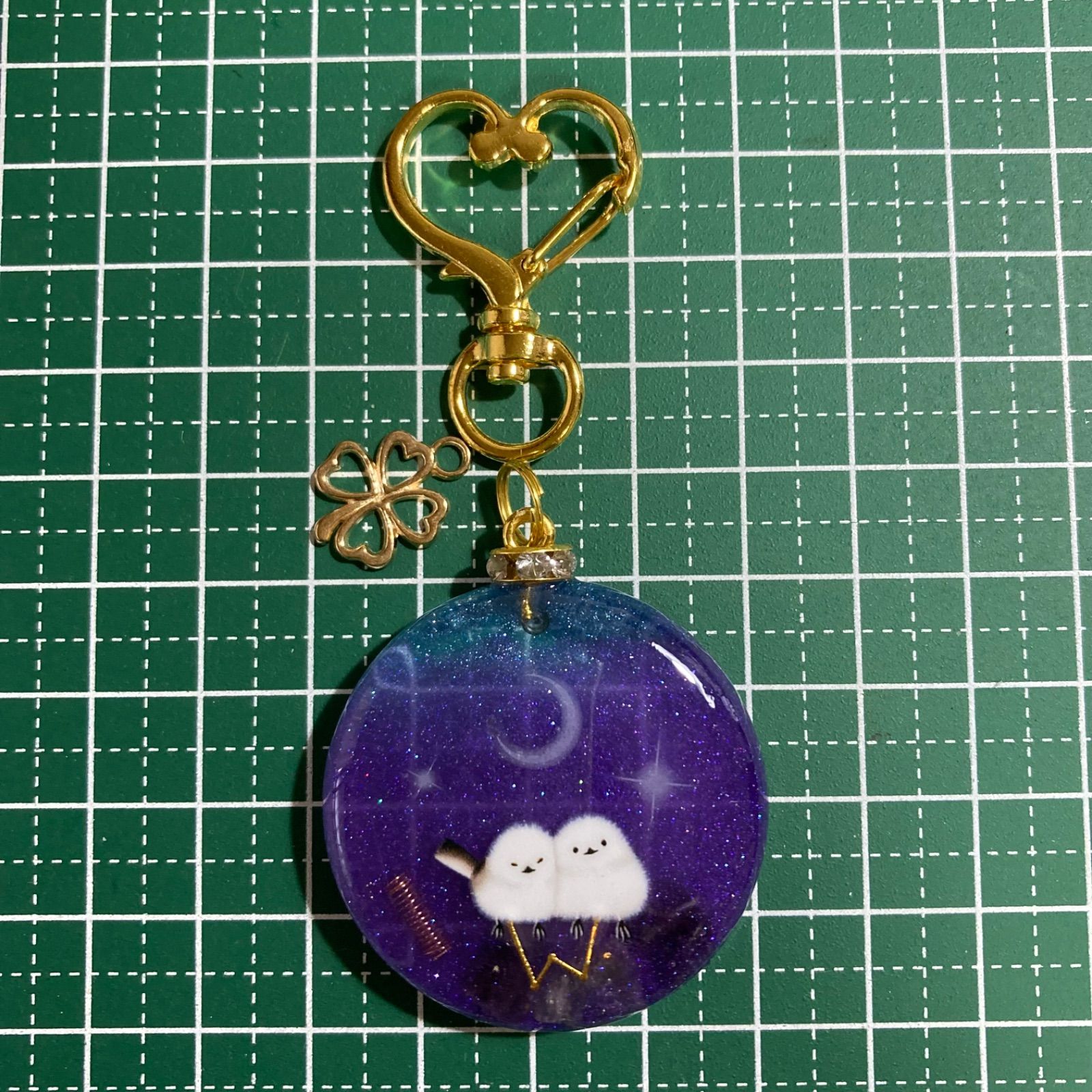 レジン🍀シマエナガキーホルダー🍀オルゴナイト🍀蓄光🍀 - メルカリ