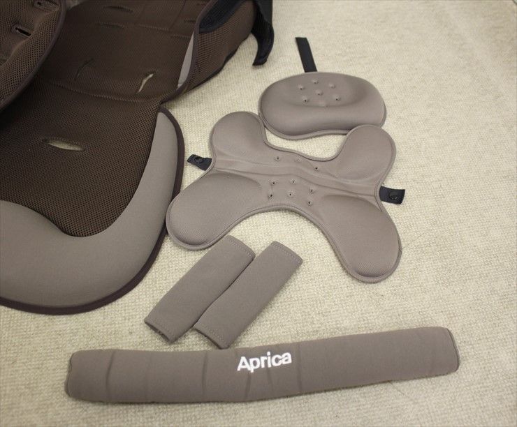 外出・移動用品 美品 Aprica オプティアクッショングレイス ベージュ A