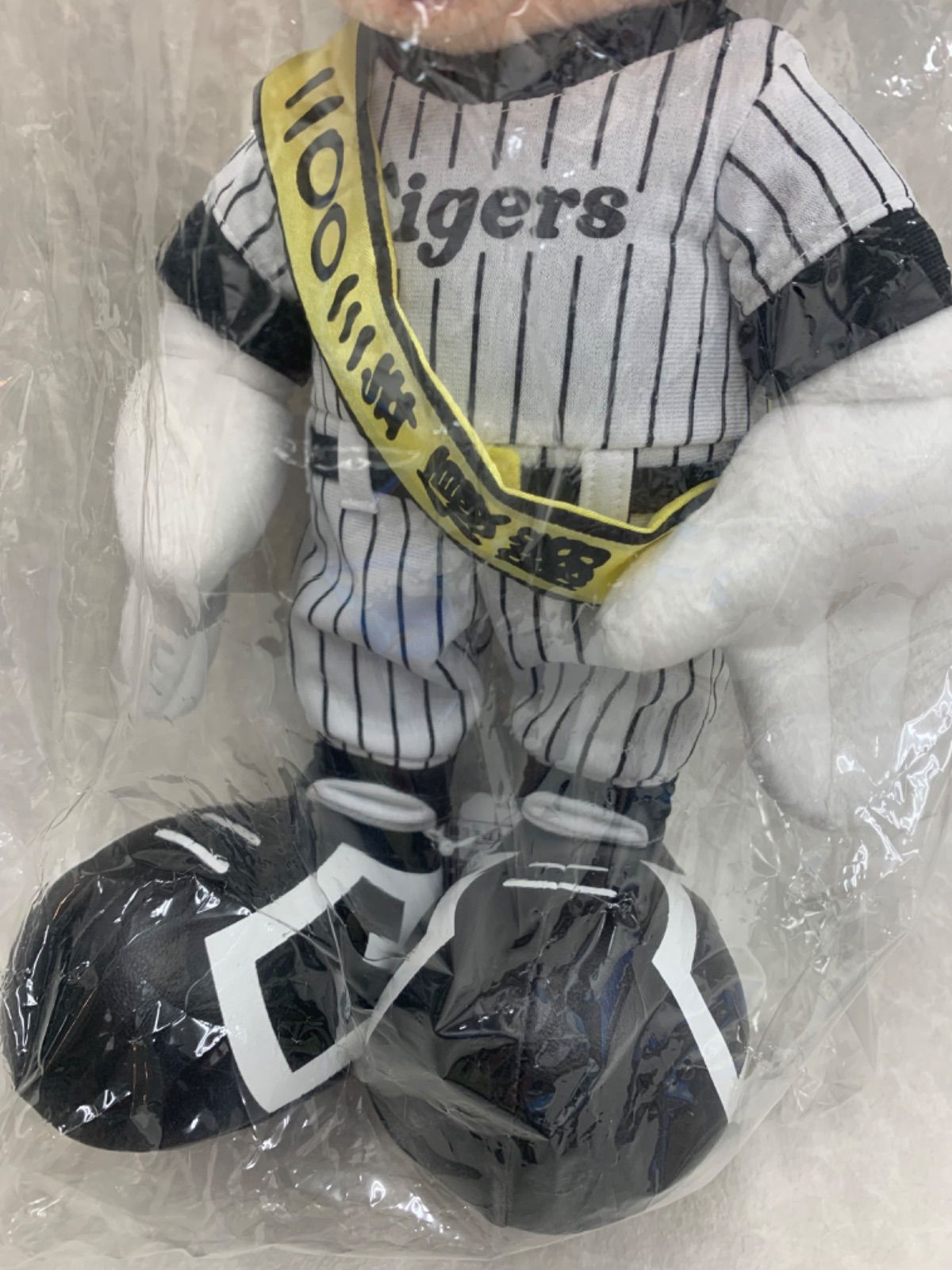 ミッキーマウス×阪神タイガース２００３年優勝記念ぬいぐるみ 阪神タイガース2003年優勝記念ミッキーマウスぬいぐるみ - メルカリ