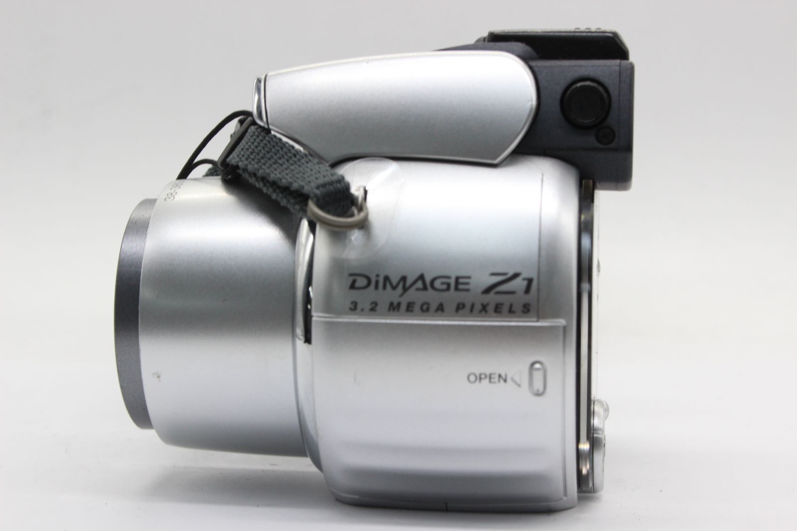 返品保証】 【便利な単三電池で使用可】ミノルタ Minolta DiMAGE Z1 