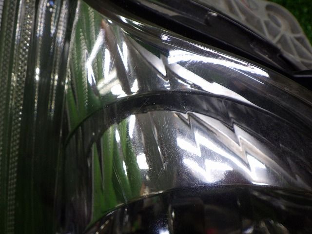 車 トヨタ 18系 クラウン ロイヤル 後期 右ヘッドライト HID 30-313 D 