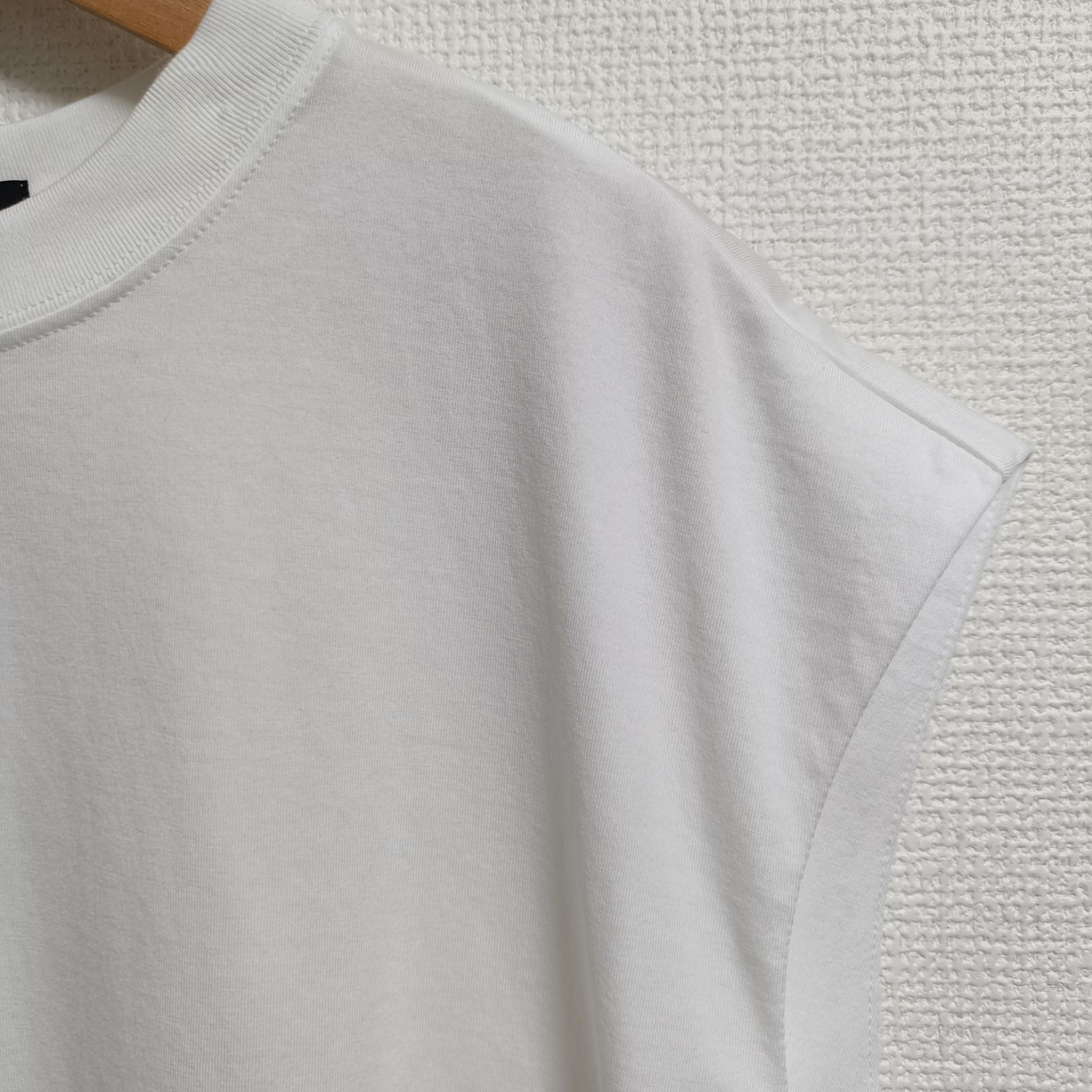 DRAWER ドゥロワー バックエンブレム刺繍ノースリーブカットソー 