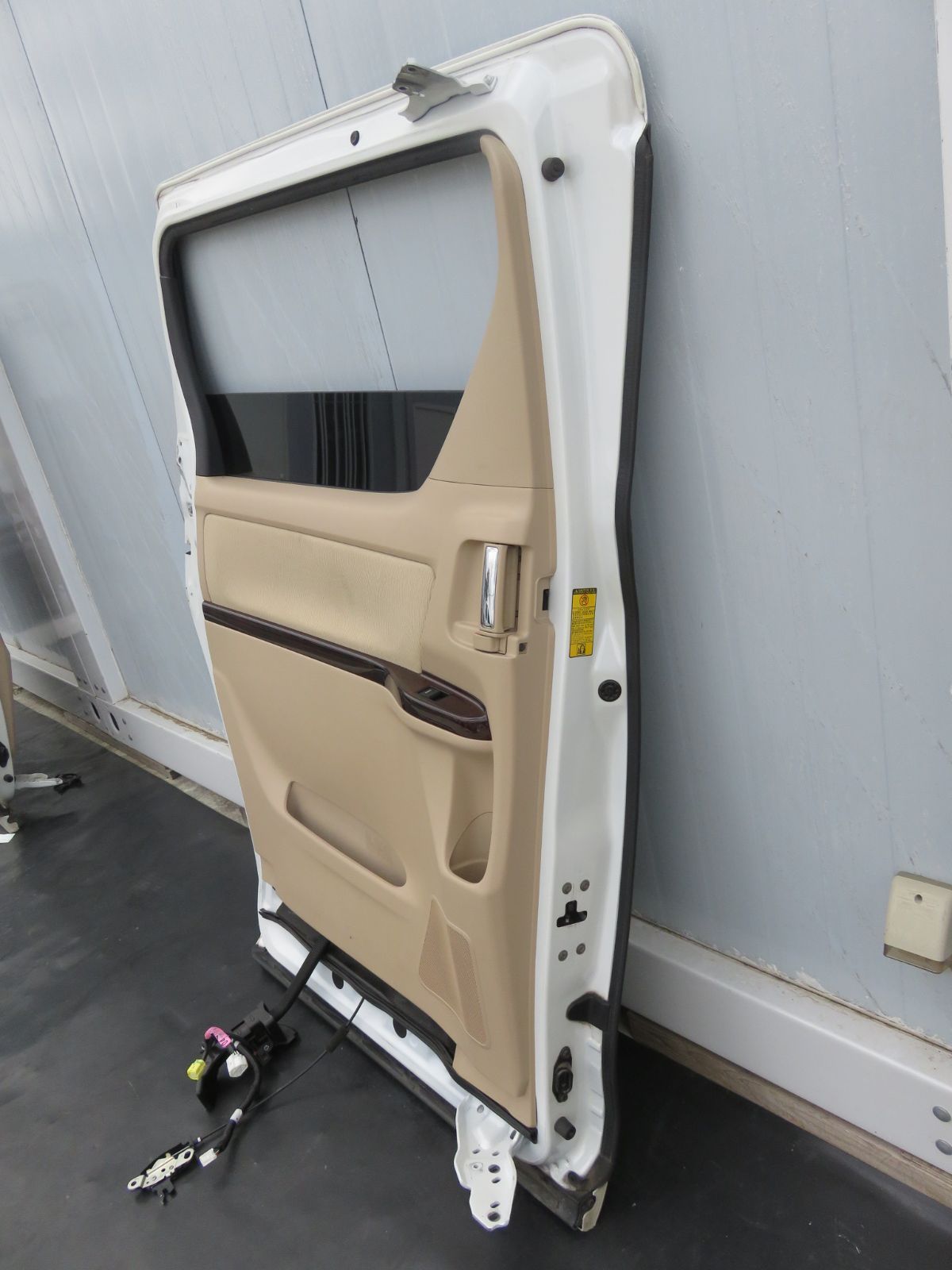 SFC2598 ヴェルファイア ANH20W ANH25W GGH20W GGH25W 後期 純正 左後ドア 左側 パワースライドドア アルファード 白070 ホワイトパール FFCRYSTALESIA_COM