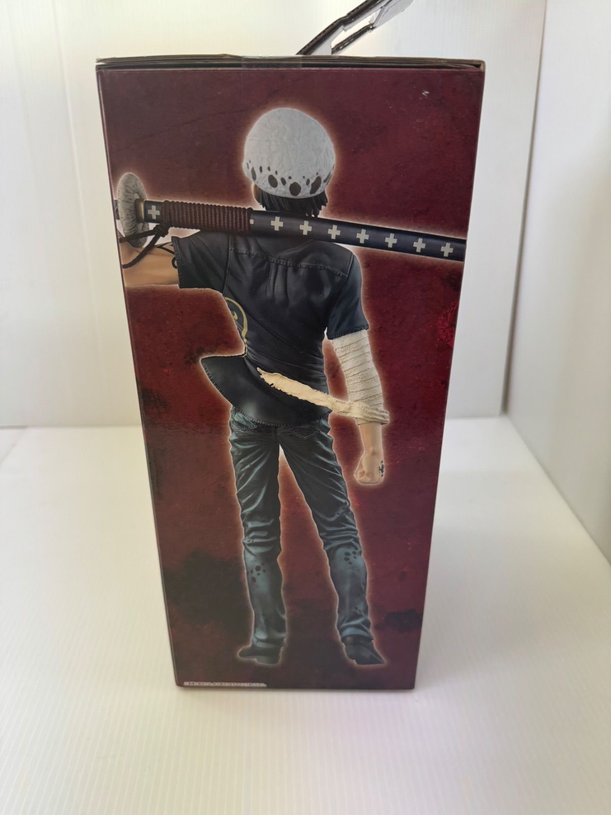 ワンピース フィギュア トラファルガー ロー 一番くじ 時代の荒くれ者