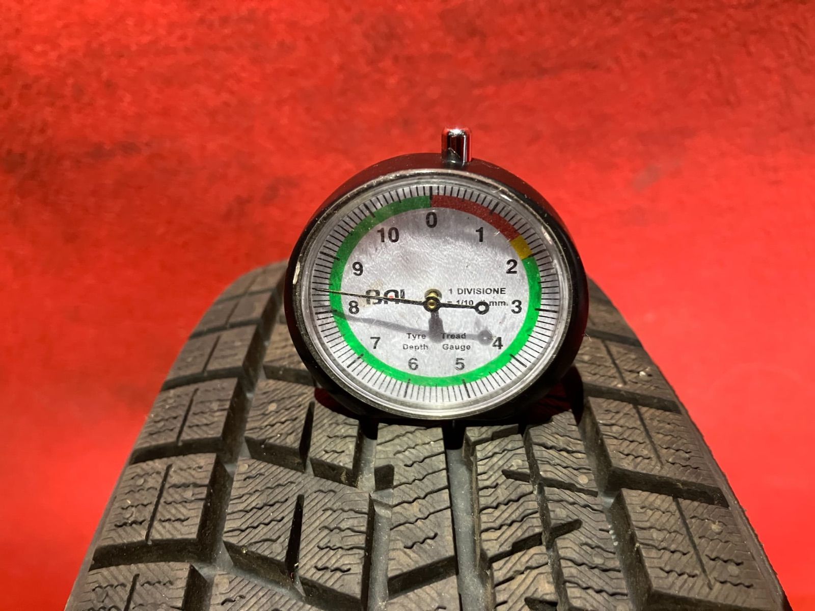 スタッドレスタイヤ