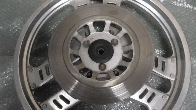 マグナ50 AC13-1009xxx の フロントホイール 1760061708