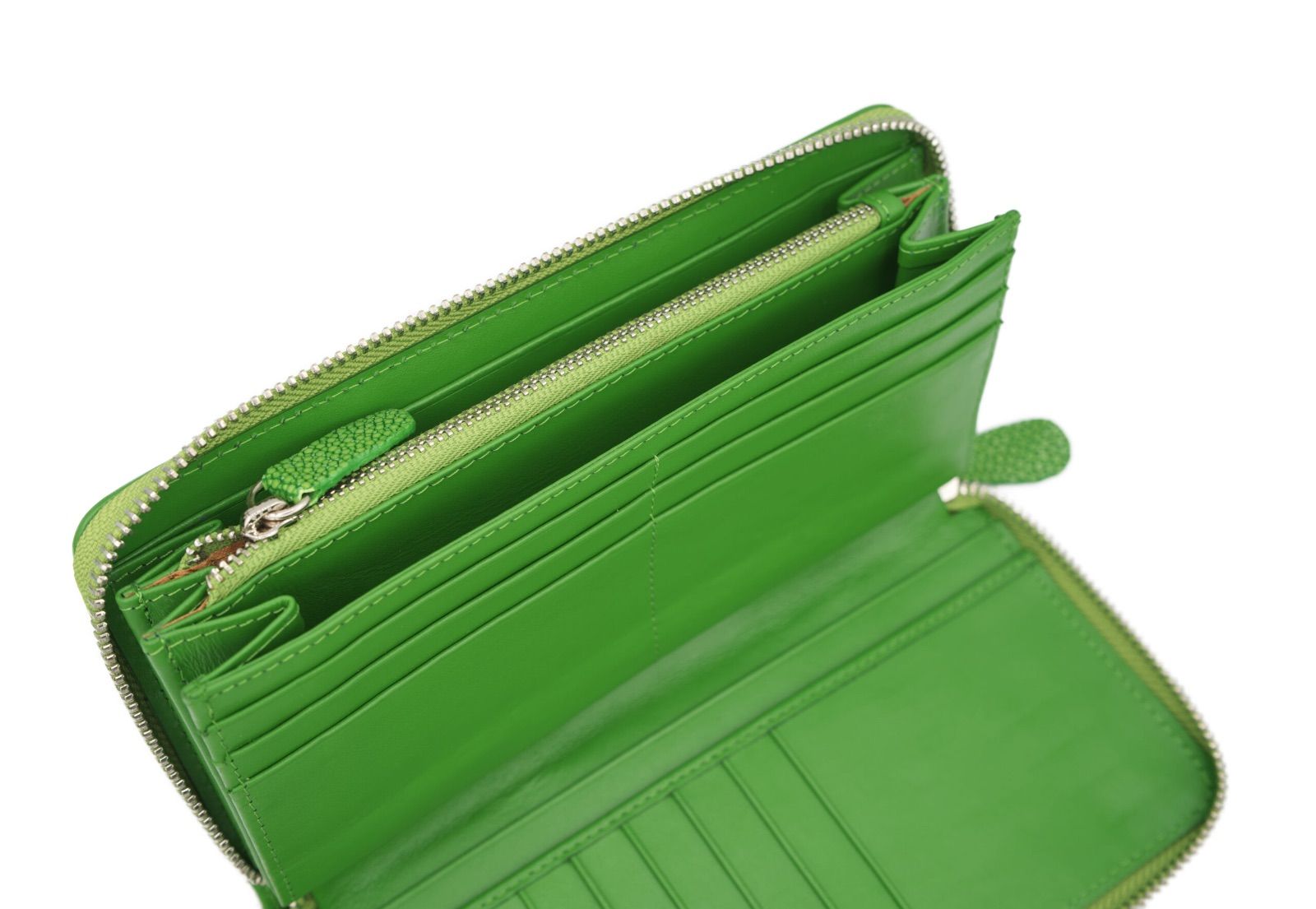 THA300380F】スティングレー 長財布 ポリッシュ加工 ウォレット THA300380F】スティングレー 長財布 ポリッシュ加工 ウォレット