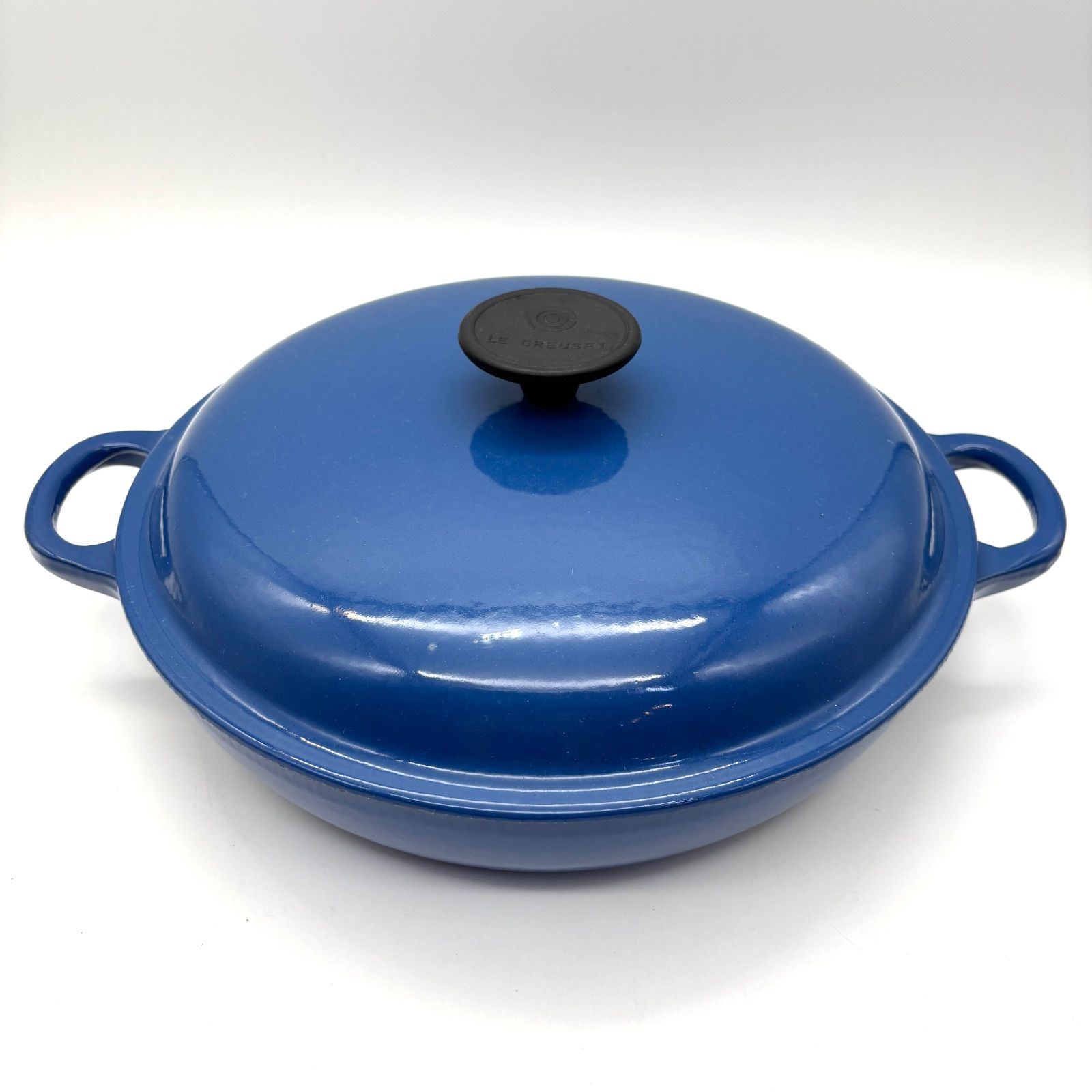 ル・クルーゼ　両手平鍋２６cm LE CREUSET ル・クルーゼ 両手平鍋 蓋つき26cm ネイビー - メルカリ