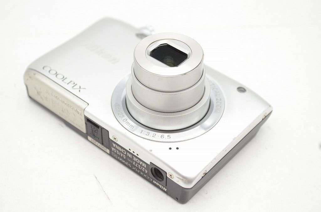 美品【動作品】Nikon クルーピクスS2900 シルバー ニコン COOLPIX
