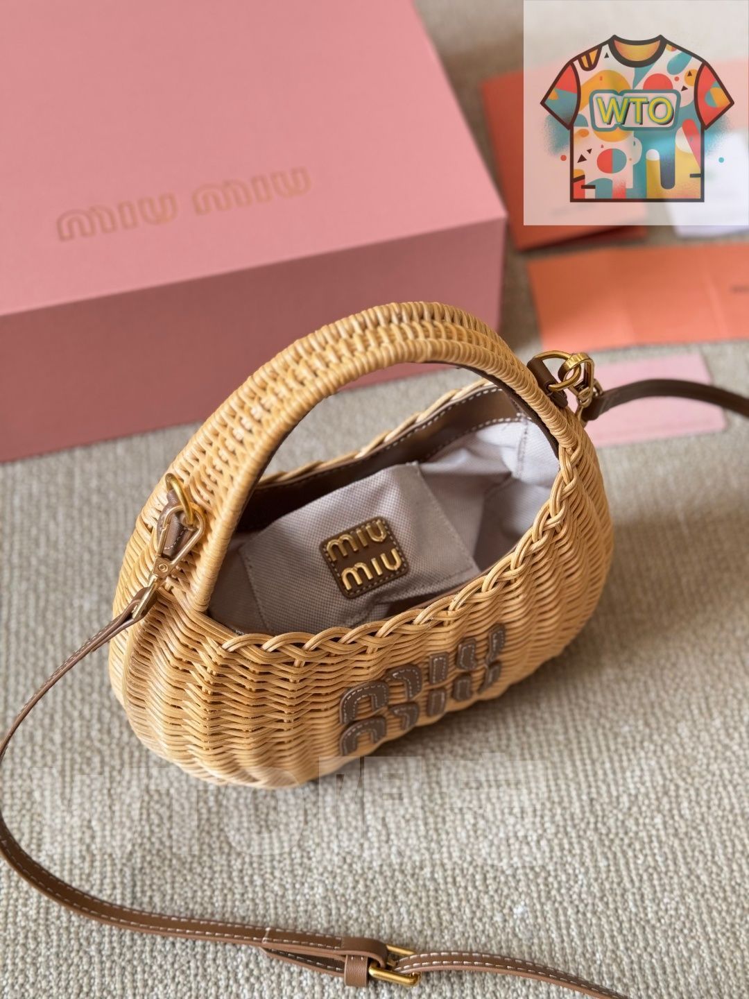 極美品☆　MIU MIU　バスケット　ラフィア　かごバッグ 2way MIU MIU ラフィア バスケットバッグ ? 23×16×7cm [本日特価|新品