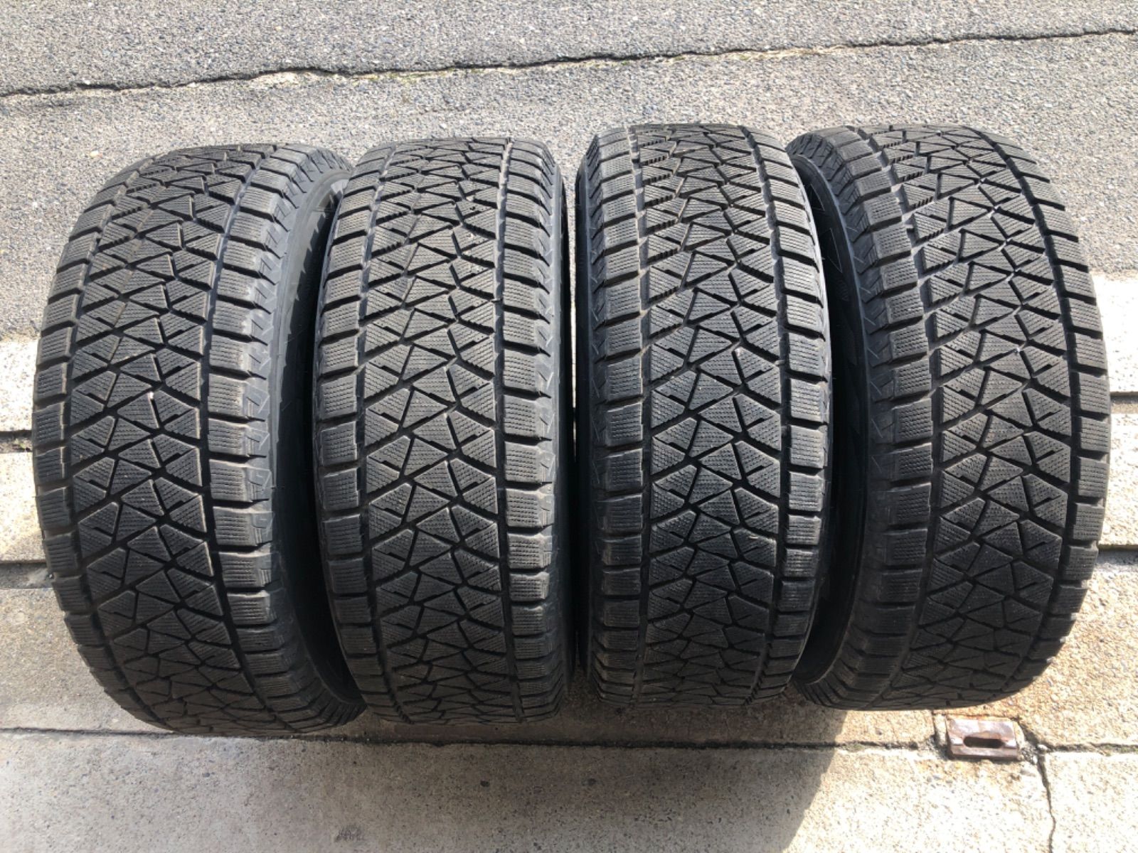 スタッドレス 265/65R17 ブリヂストン DM-V2 2018年 4本 BLIZZAK