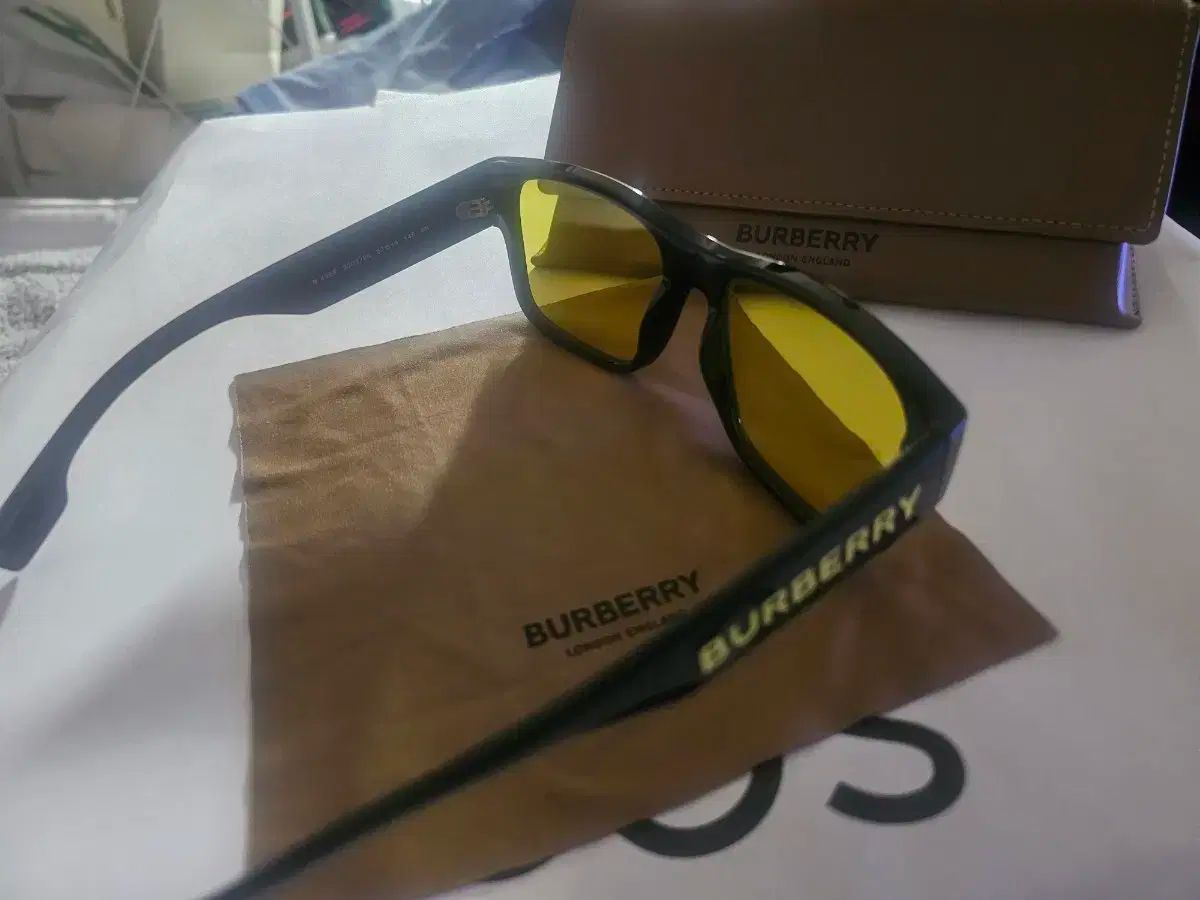 BURBERRY バーバリー ティント サングラス