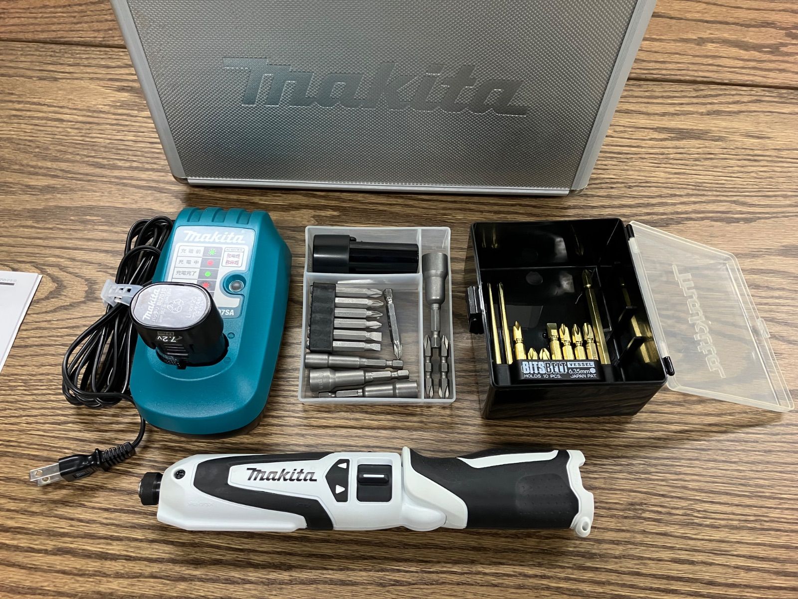 Makita マキタ 充電式ペンインパクトドライバ TD021D
