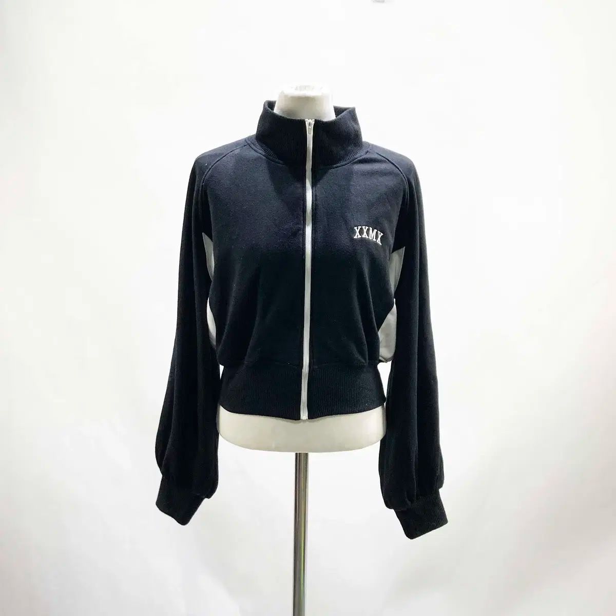 【雷市場（ポンジャン）商品韓国直送】 XEXYMIX(ゼクシィミックス) 女性用クロップド起毛ジャケット 85 ジンの感覚
