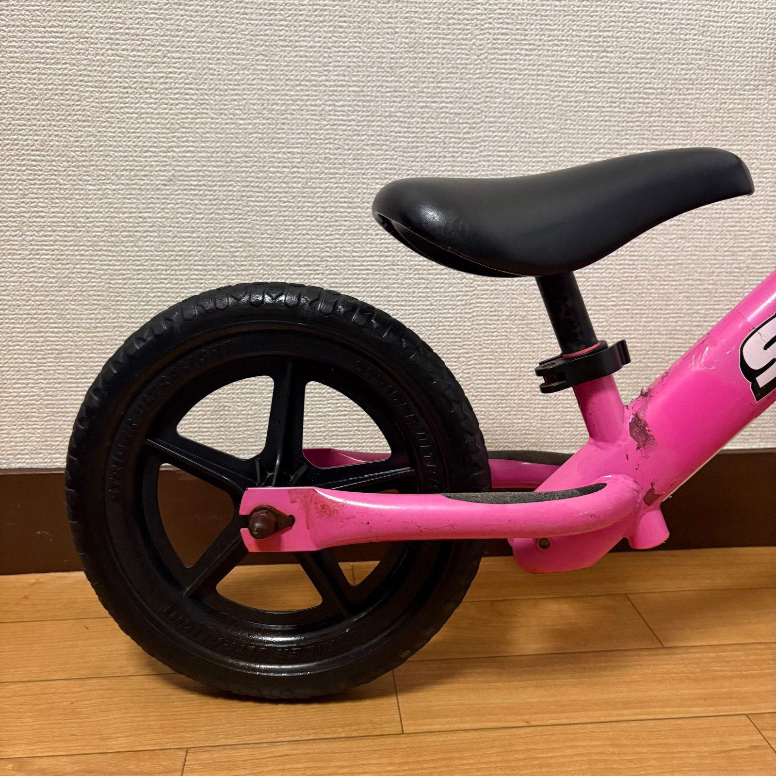 STRIDER バランスバイク ピンク 12インチ クッション性のある