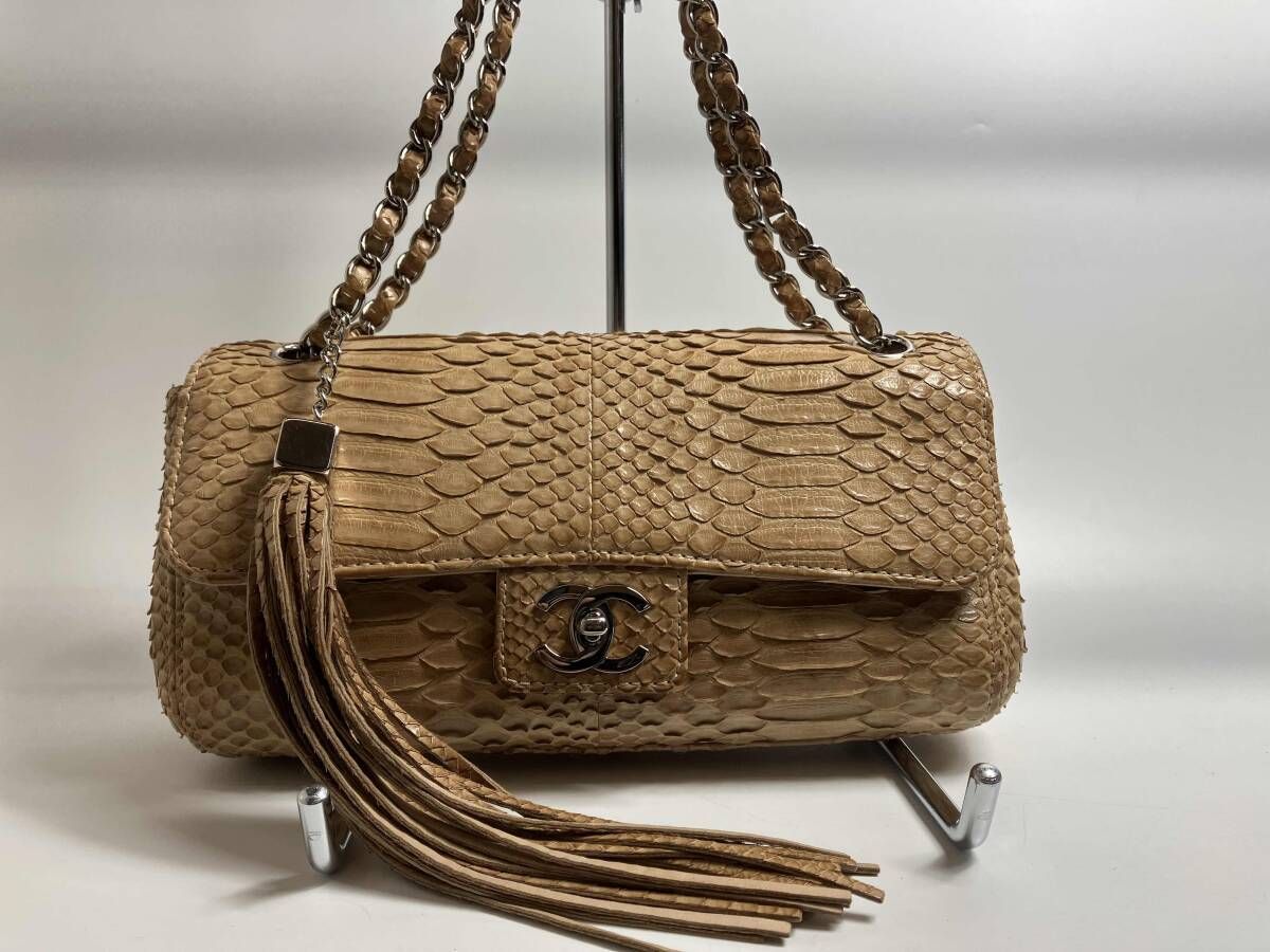 CHANEL／パイソン ／チェ-ンショルダ- バッグ - メルカリ