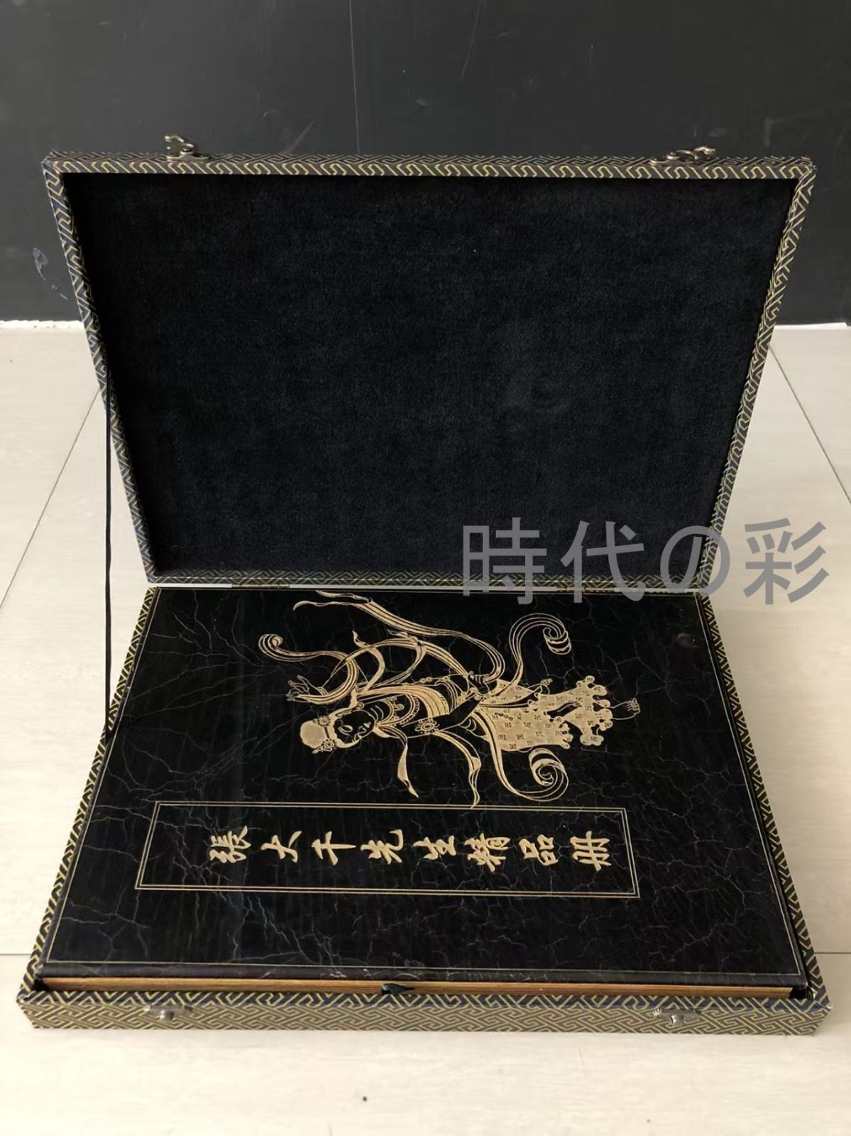 中国古美術 近現代の書画家 張大千作款 荷花図 肉筆保証 実木螺鈿装飾冊頁 七頁揃 書画 宣紙 巻き物 妙墨 時代物 古玩 古美味 唐物 古画 R07102003