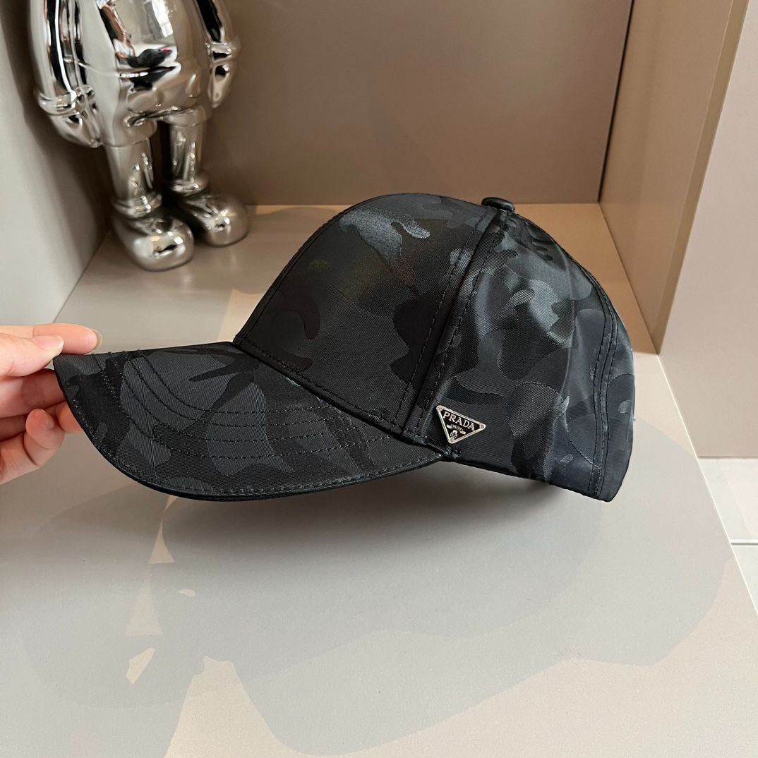 Prada（プラダ） メンズ用 ベースボールキャップ PRADA ベージュ